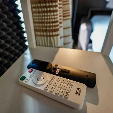 Studio With Home Cinema@Paris Chatelet-3